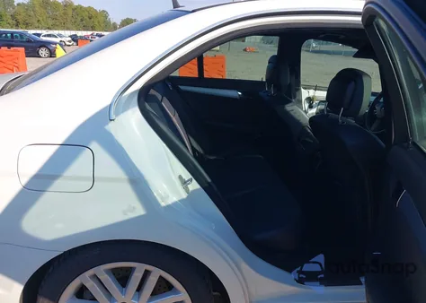 2009 Mercedes-Benz C 300 Luxury 4Matic/Sport 4Matic z USA, uszkodzony, nr VIN WDDGF81XX9F215182